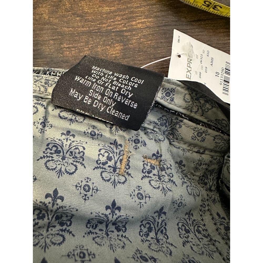 New ReRock x Express Y2K Low Rise Capri Jeans Size 10 Blue Embroider Flap Pocket - Picture 6 of 16